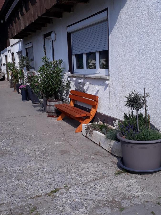 Gaestehaus Gl Ellwangen Eksteriør billede